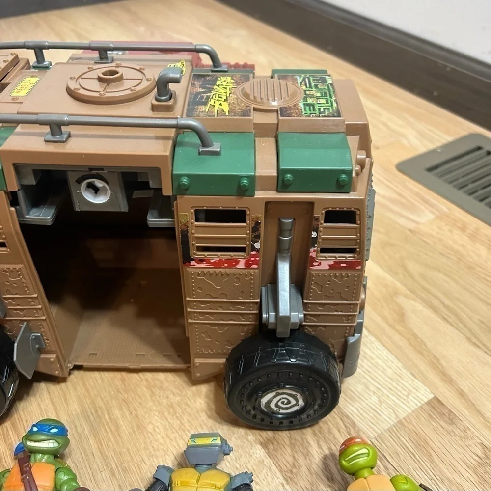 Teenage Mutant Ninja Turtles Shellraiser Vehicle W/ Action Figure Lot Kids Toy